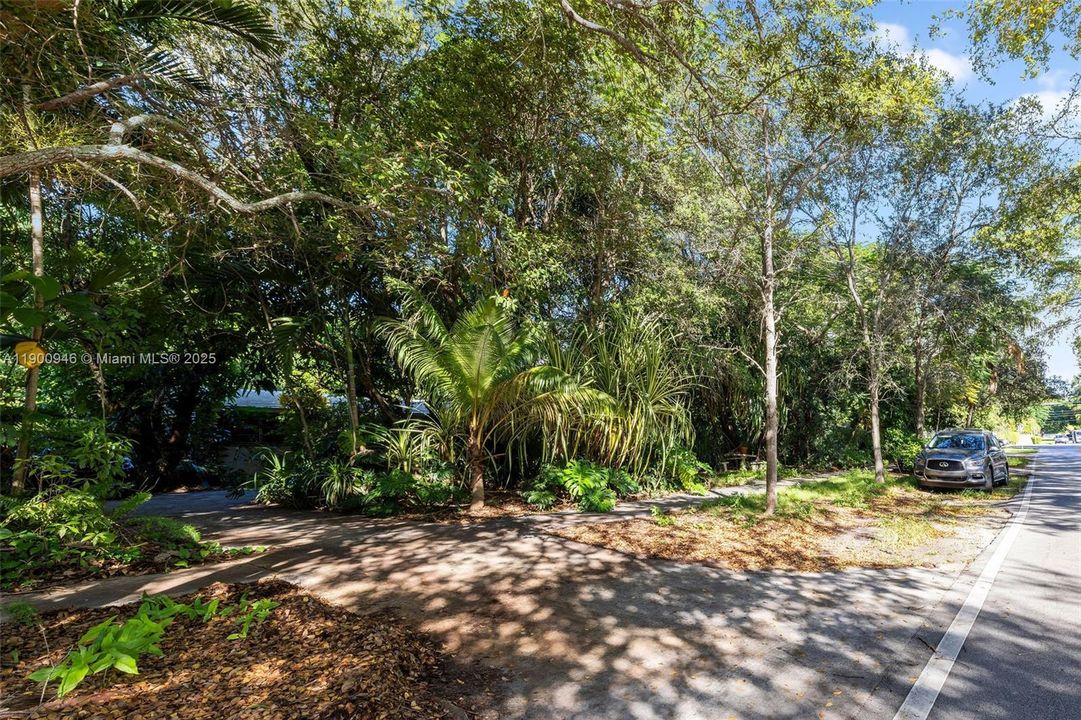 For Sale: $935,000 (3 beds, 2 baths, 1552 Square Feet)