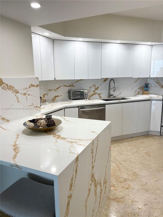 For Rent: $6,500 (2 beds, 2 baths, 1602 Square Feet)