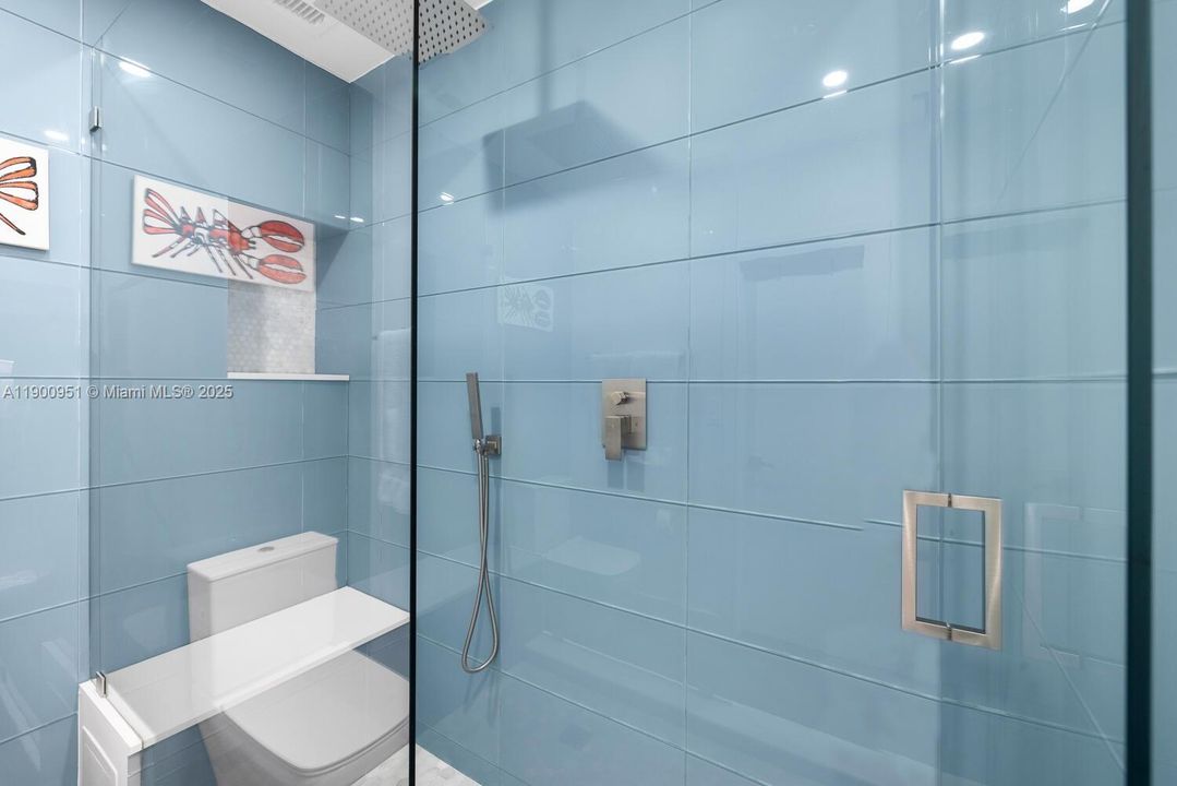 For Sale: $375,000 (2 beds, 2 baths, 1353 Square Feet)