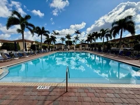 En Venta: $469,000 (3 camas, 2 baños, 1564 Pies cuadrados)