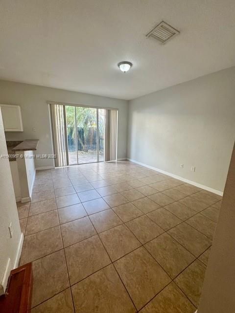 En Venta: $469,000 (3 camas, 2 baños, 1564 Pies cuadrados)