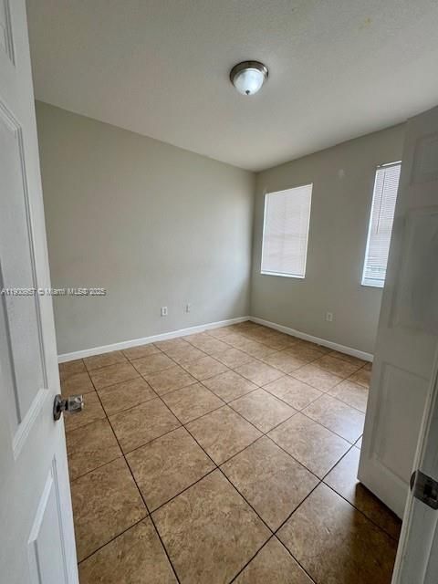 En Venta: $469,000 (3 camas, 2 baños, 1564 Pies cuadrados)