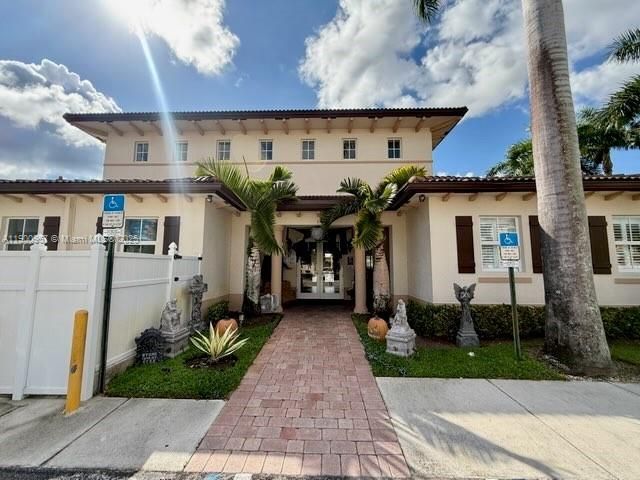 En Venta: $469,000 (3 camas, 2 baños, 1564 Pies cuadrados)