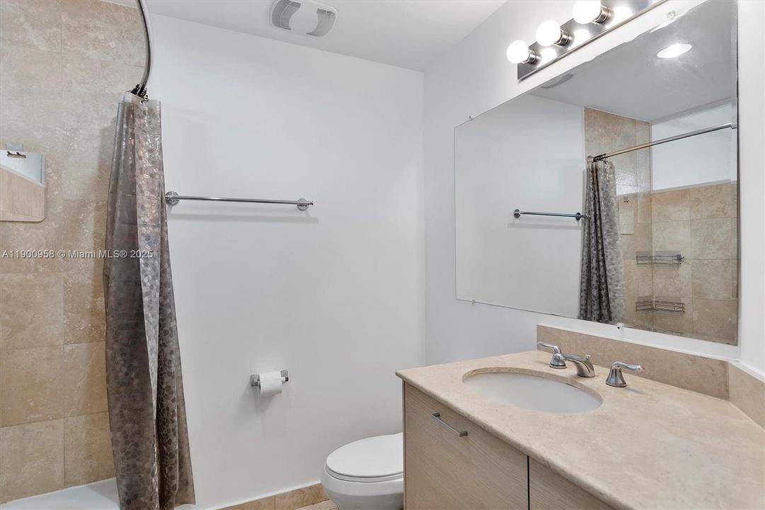 Recently Rented: $2,500 (1 beds, 1 baths, 692 Square Feet)