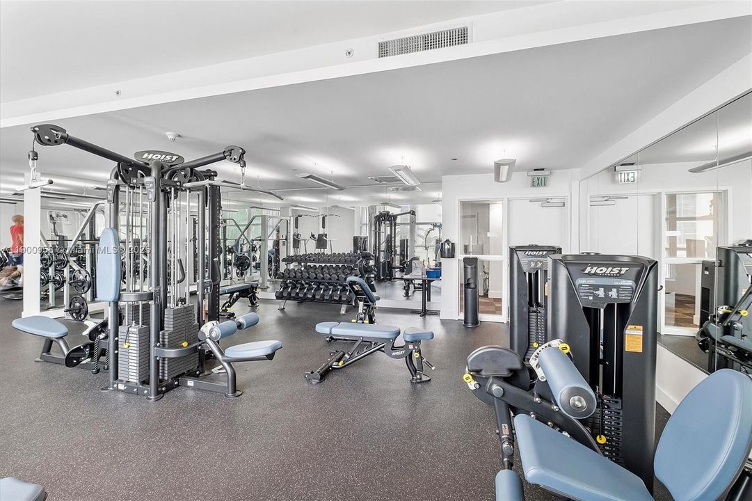 Recently Rented: $2,500 (1 beds, 1 baths, 692 Square Feet)