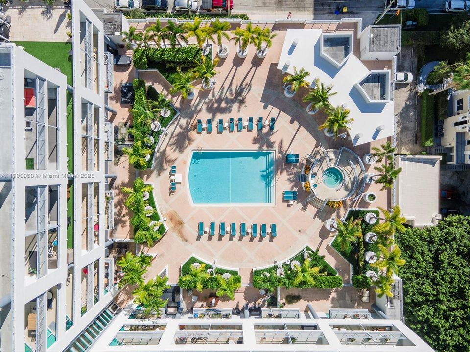 Recently Rented: $2,500 (1 beds, 1 baths, 692 Square Feet)