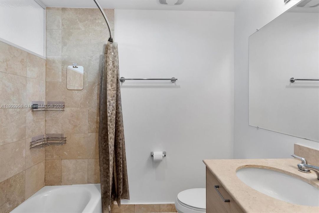 Recently Rented: $2,500 (1 beds, 1 baths, 692 Square Feet)