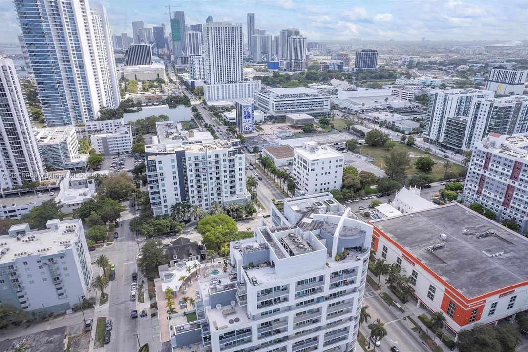 Recently Rented: $2,500 (1 beds, 1 baths, 692 Square Feet)