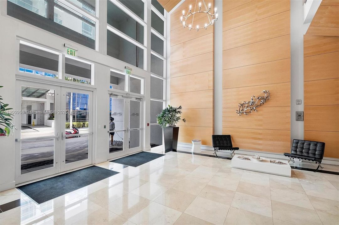 Recently Rented: $2,500 (1 beds, 1 baths, 692 Square Feet)