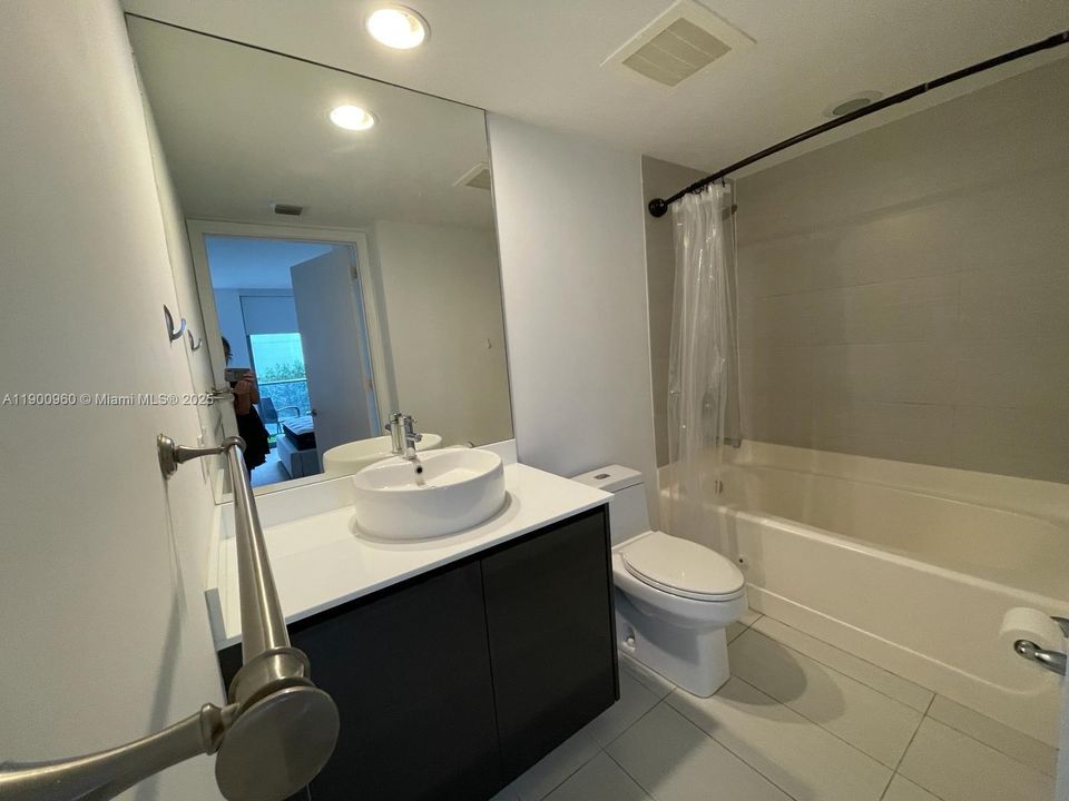 For Rent: $2,600 (0 beds, 1 baths, 545 Square Feet)