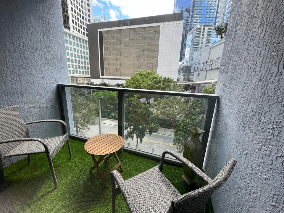 For Rent: $2,600 (0 beds, 1 baths, 545 Square Feet)