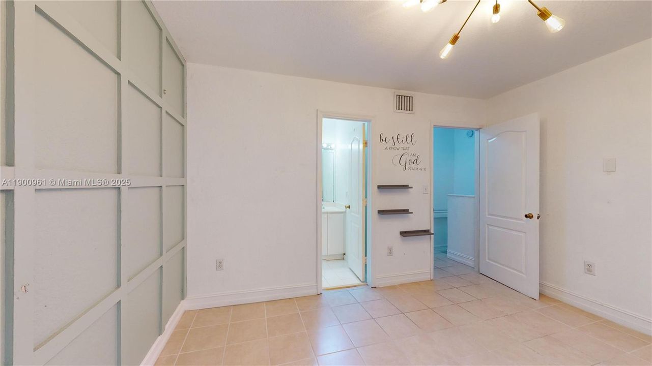 Recently Rented: $2,400 (2 beds, 2 baths, 970 Square Feet)