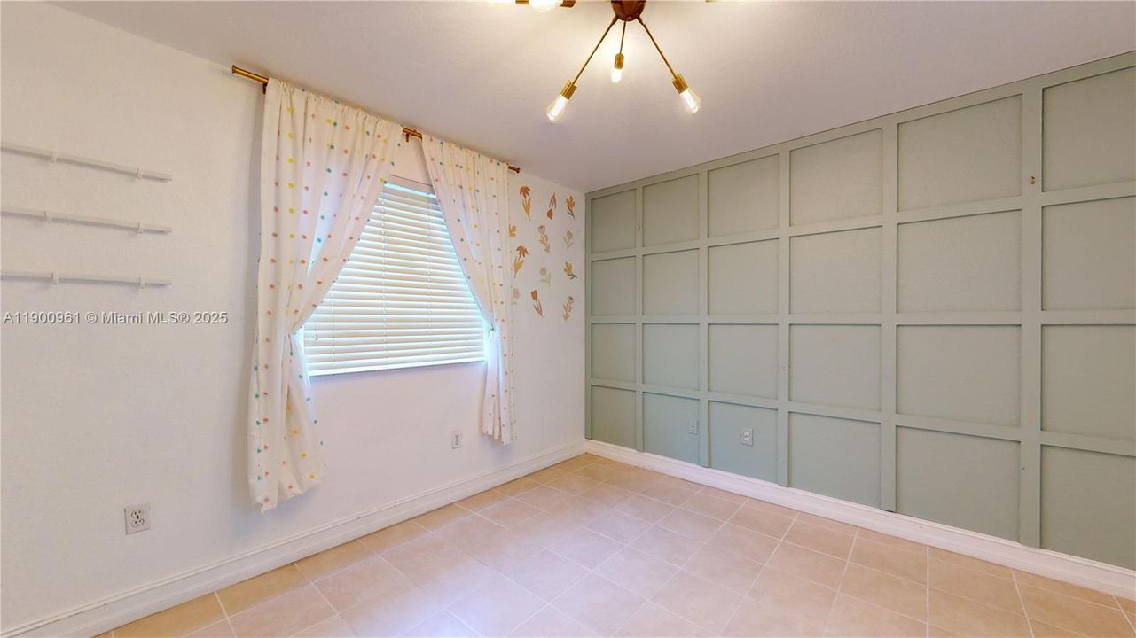 Recently Rented: $2,400 (2 beds, 2 baths, 970 Square Feet)