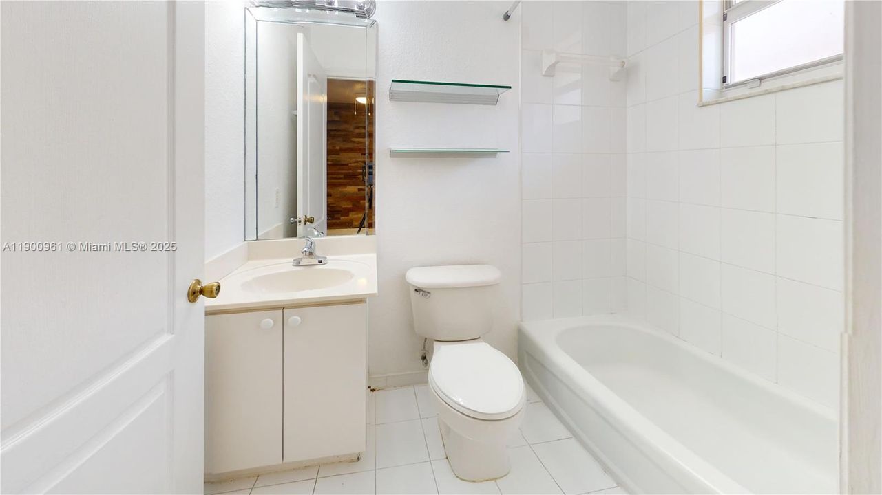 Recently Rented: $2,400 (2 beds, 2 baths, 970 Square Feet)