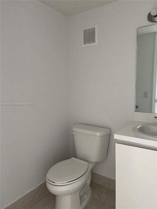 Recently Rented: $2,000 (1 beds, 1 baths, 725 Square Feet)