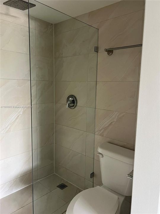 Recently Rented: $2,000 (1 beds, 1 baths, 725 Square Feet)