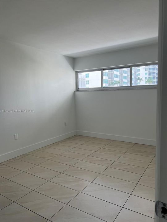 Recently Rented: $2,000 (1 beds, 1 baths, 725 Square Feet)