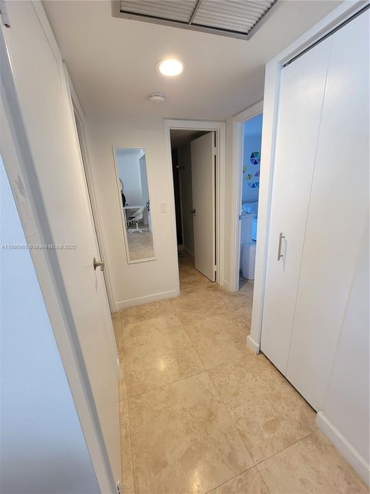 For Sale: $285,000 (2 beds, 2 baths, 1313 Square Feet)