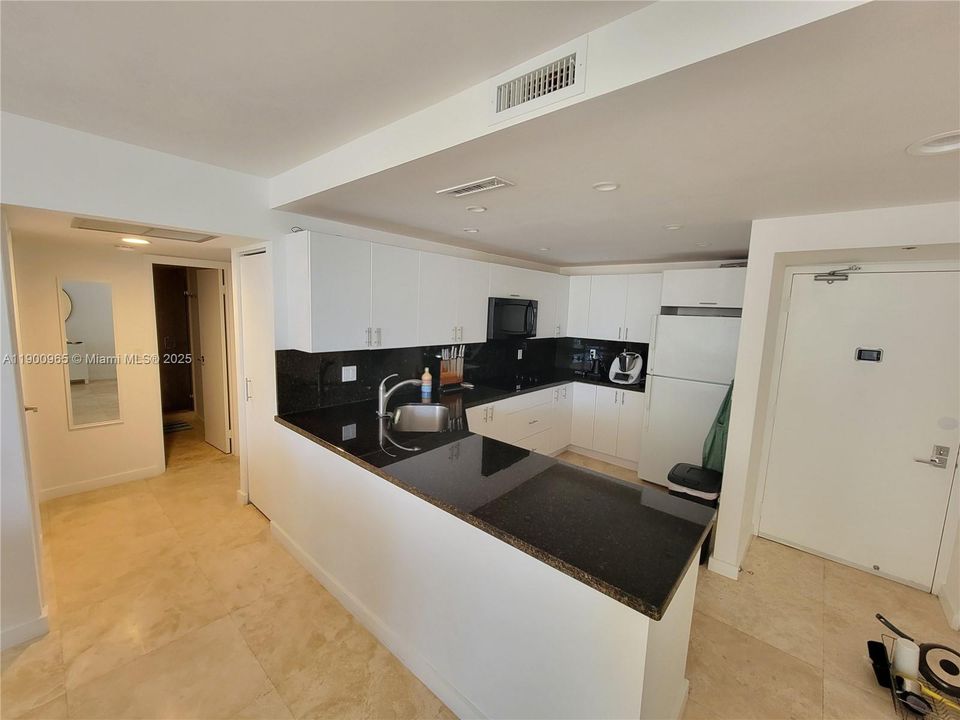 For Sale: $285,000 (2 beds, 2 baths, 1313 Square Feet)