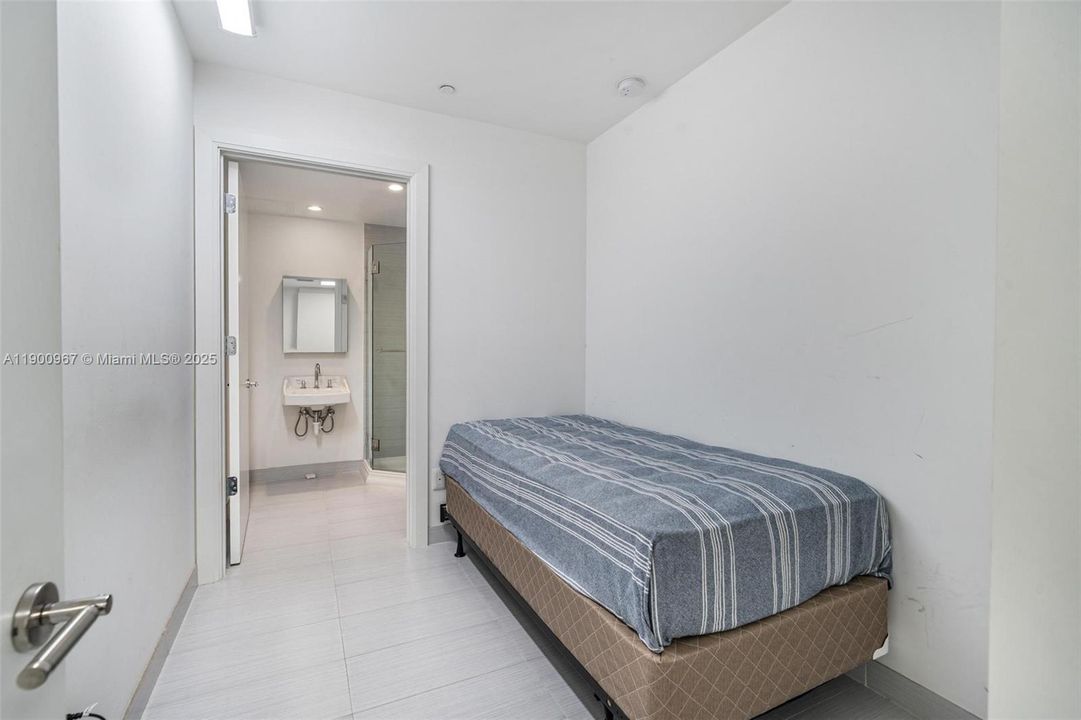 待售: $11,000,000 (3 贝兹, 4 浴室, 3168 平方英尺)