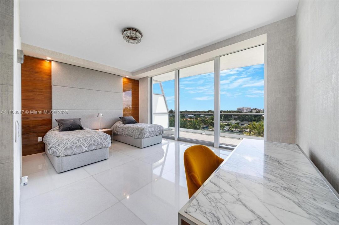 待售: $11,000,000 (3 贝兹, 4 浴室, 3168 平方英尺)