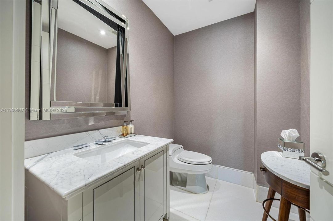 待售: $11,000,000 (3 贝兹, 4 浴室, 3168 平方英尺)