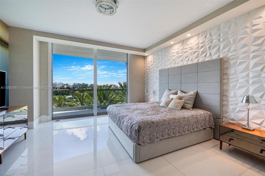 待售: $11,000,000 (3 贝兹, 4 浴室, 3168 平方英尺)