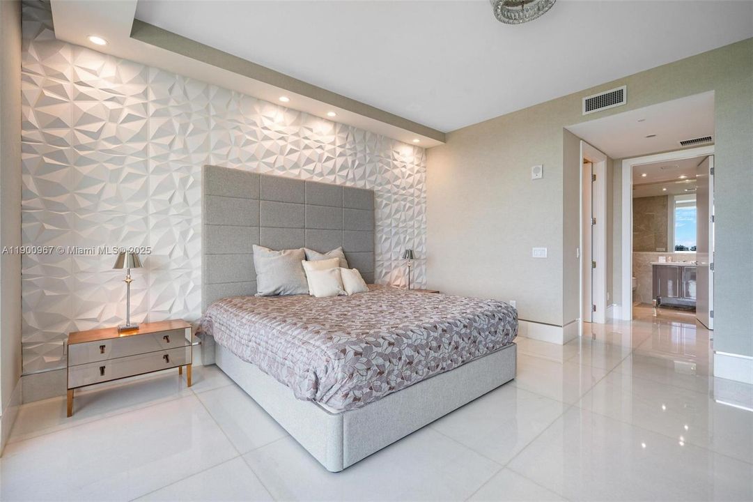 待售: $11,000,000 (3 贝兹, 4 浴室, 3168 平方英尺)