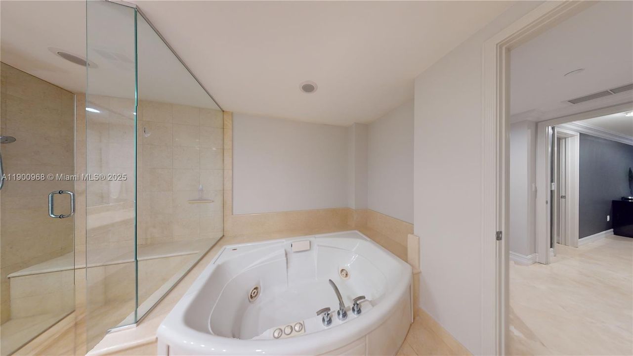 For Rent: $10,000 (3 beds, 3 baths, 2115 Square Feet)