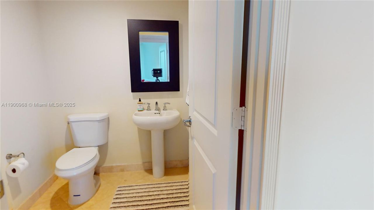 For Rent: $10,000 (3 beds, 3 baths, 2115 Square Feet)