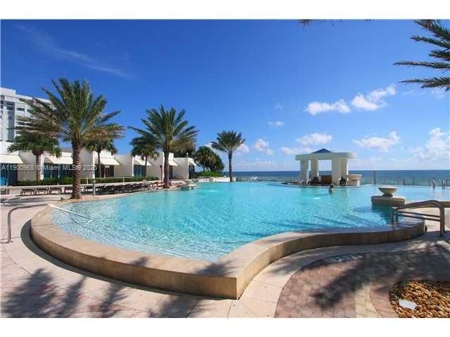 For Rent: $10,000 (3 beds, 3 baths, 2115 Square Feet)