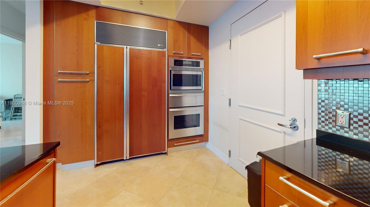 For Rent: $10,000 (3 beds, 3 baths, 2115 Square Feet)