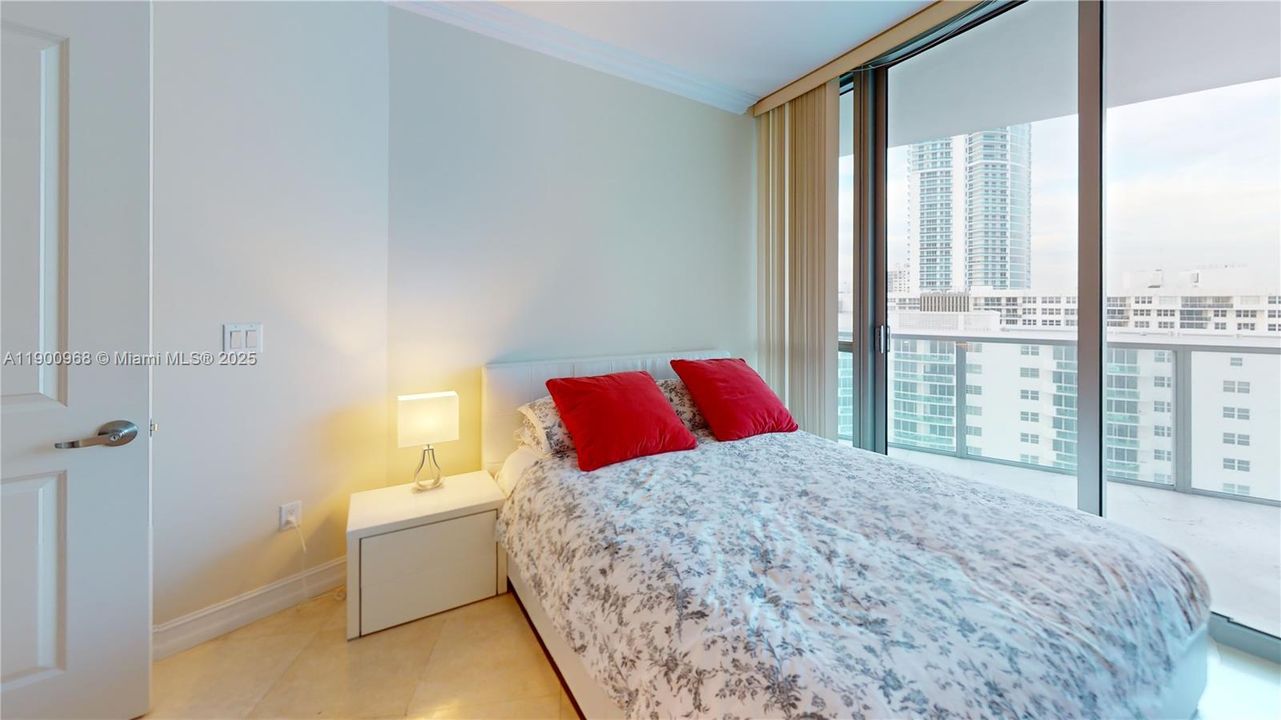 For Rent: $10,000 (3 beds, 3 baths, 2115 Square Feet)