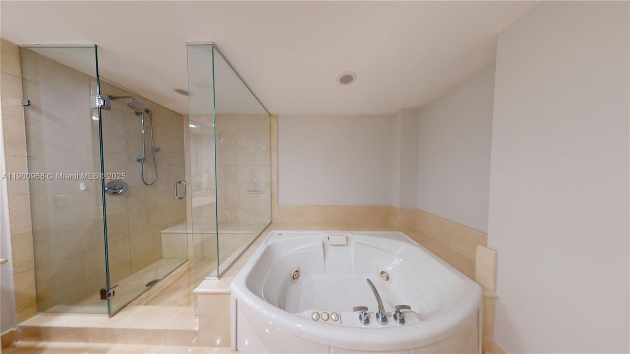 For Rent: $10,000 (3 beds, 3 baths, 2115 Square Feet)