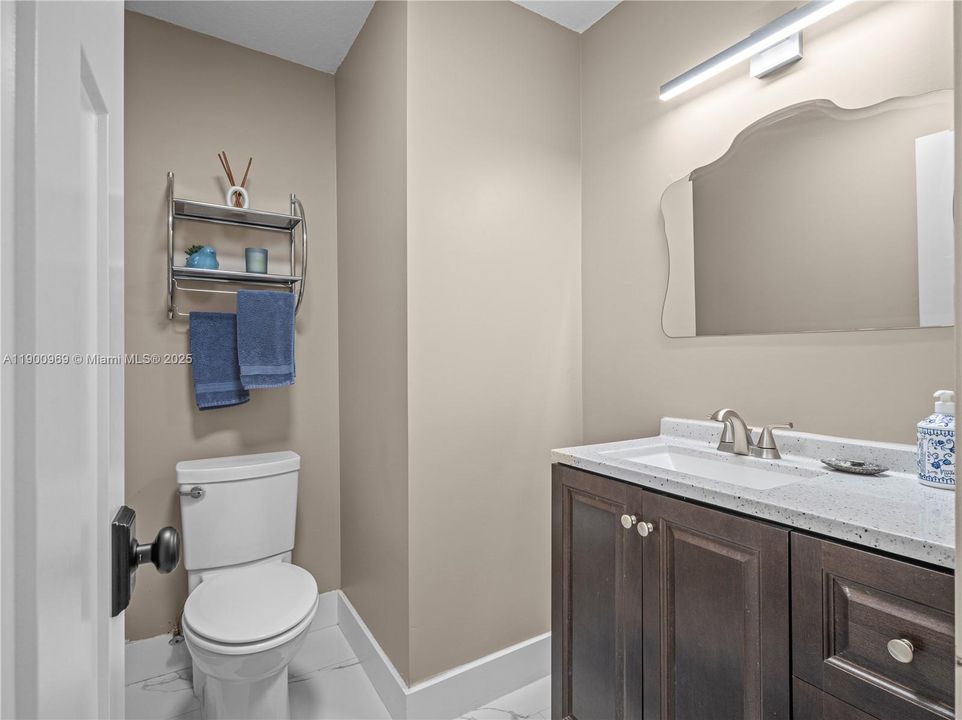 待售: $1,950,000 (3 贝兹, 2 浴室, 2454 平方英尺)