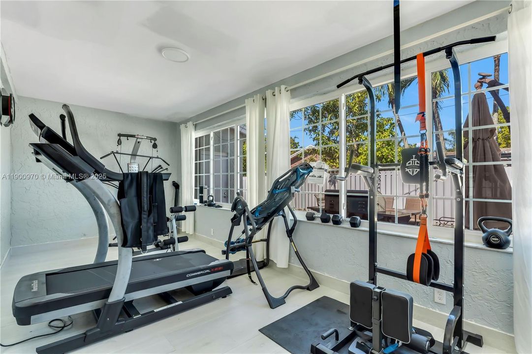 For Sale: $585,000 (3 beds, 2 baths, 1604 Square Feet)