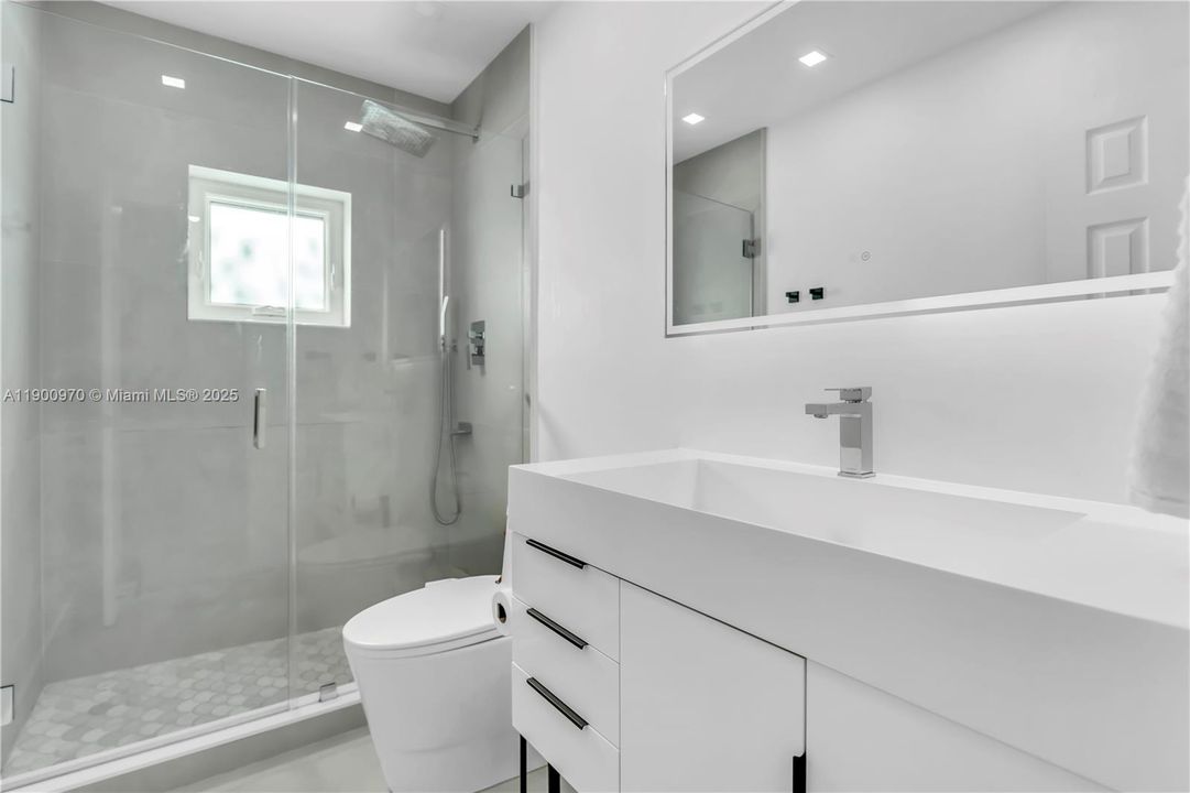 For Sale: $585,000 (3 beds, 2 baths, 1604 Square Feet)