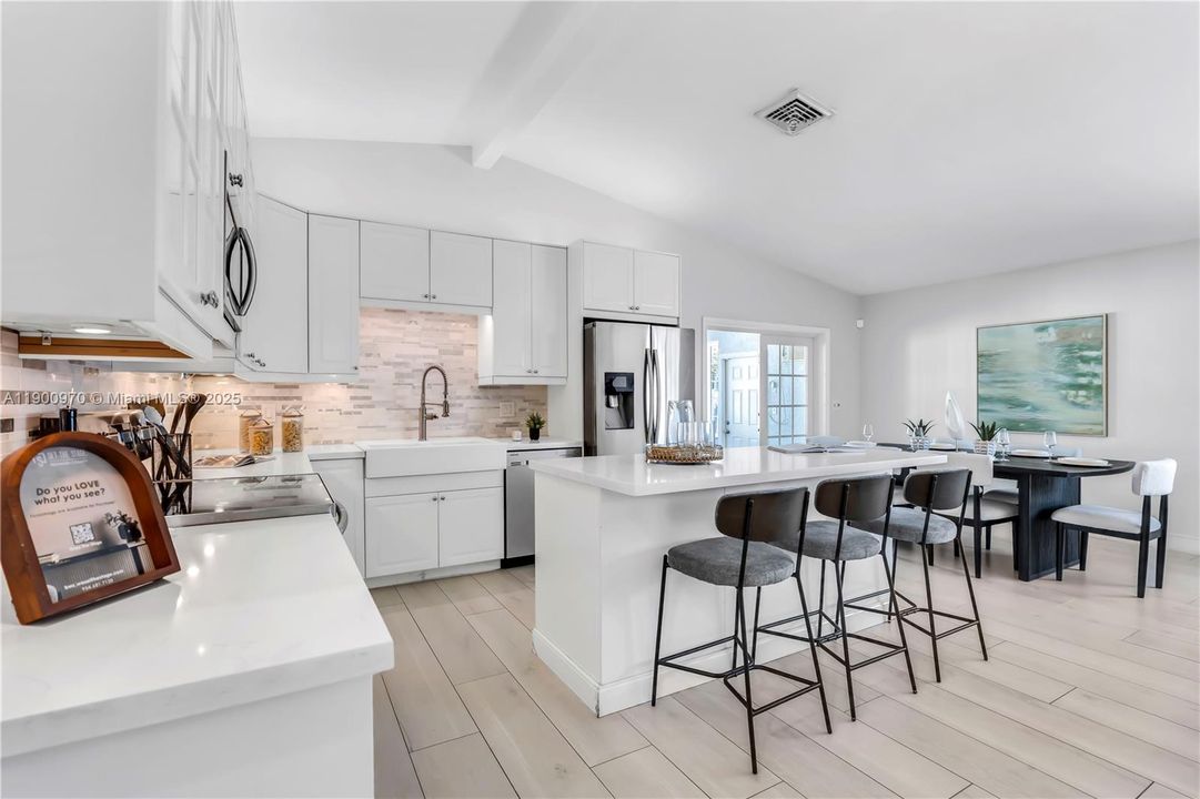 For Sale: $585,000 (3 beds, 2 baths, 1604 Square Feet)