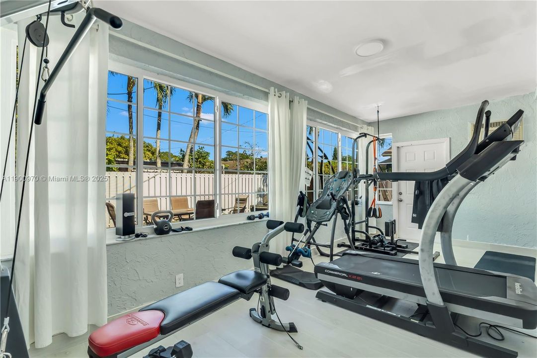 For Sale: $585,000 (3 beds, 2 baths, 1604 Square Feet)