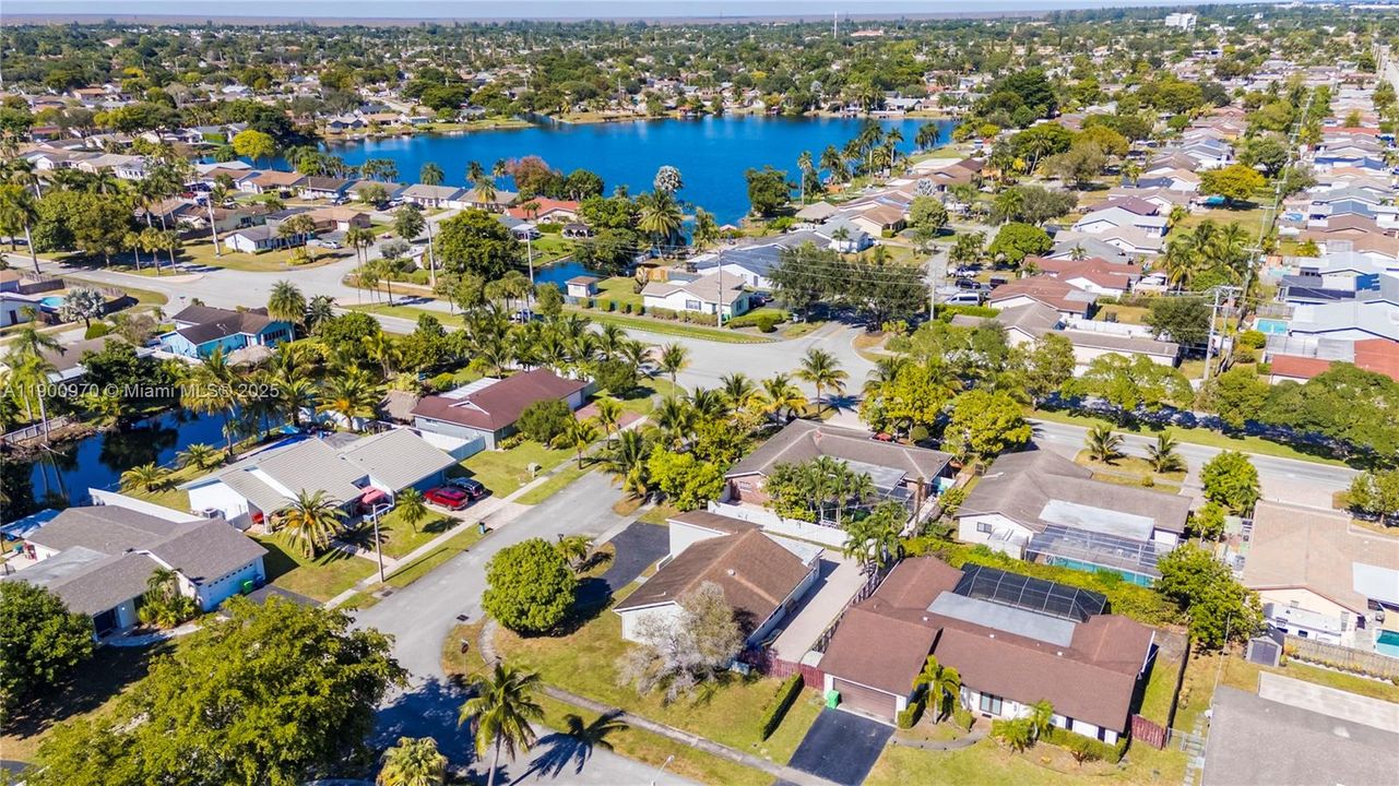 For Sale: $585,000 (3 beds, 2 baths, 1604 Square Feet)