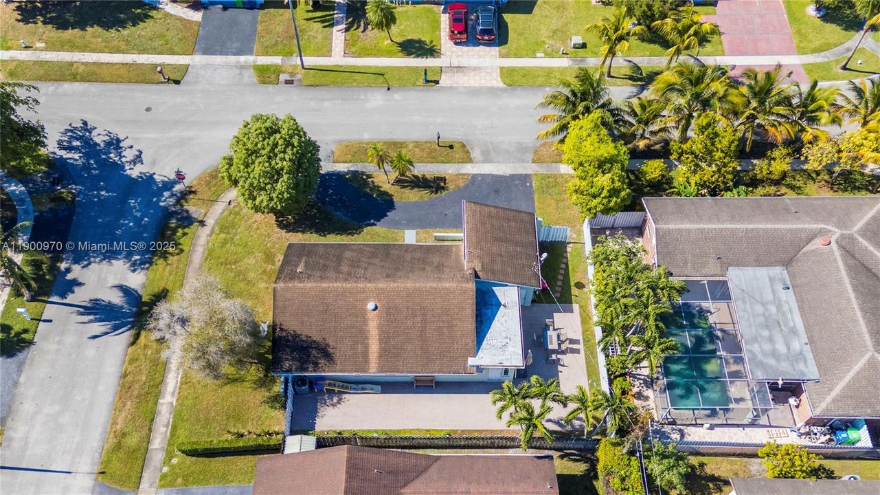 For Sale: $585,000 (3 beds, 2 baths, 1604 Square Feet)