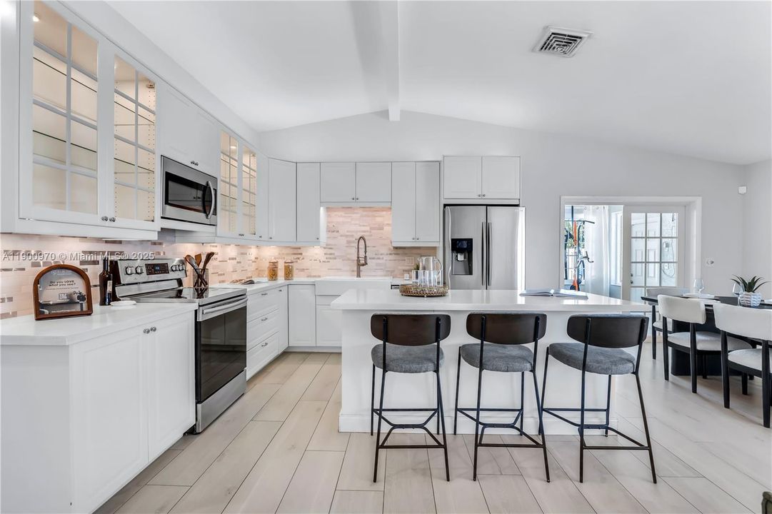 For Sale: $585,000 (3 beds, 2 baths, 1604 Square Feet)