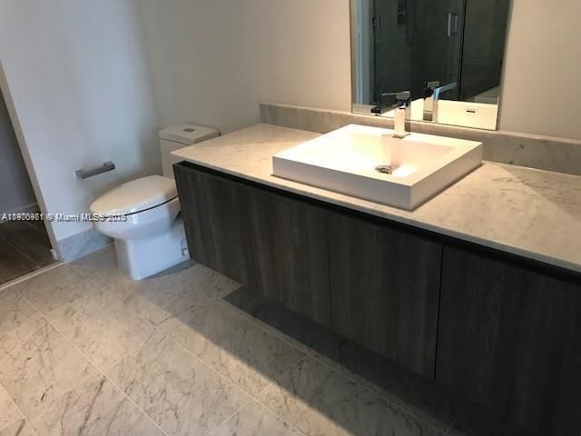 For Rent: $4,650 (1 beds, 2 baths, 838 Square Feet)