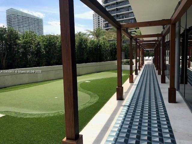 For Rent: $4,650 (1 beds, 2 baths, 838 Square Feet)