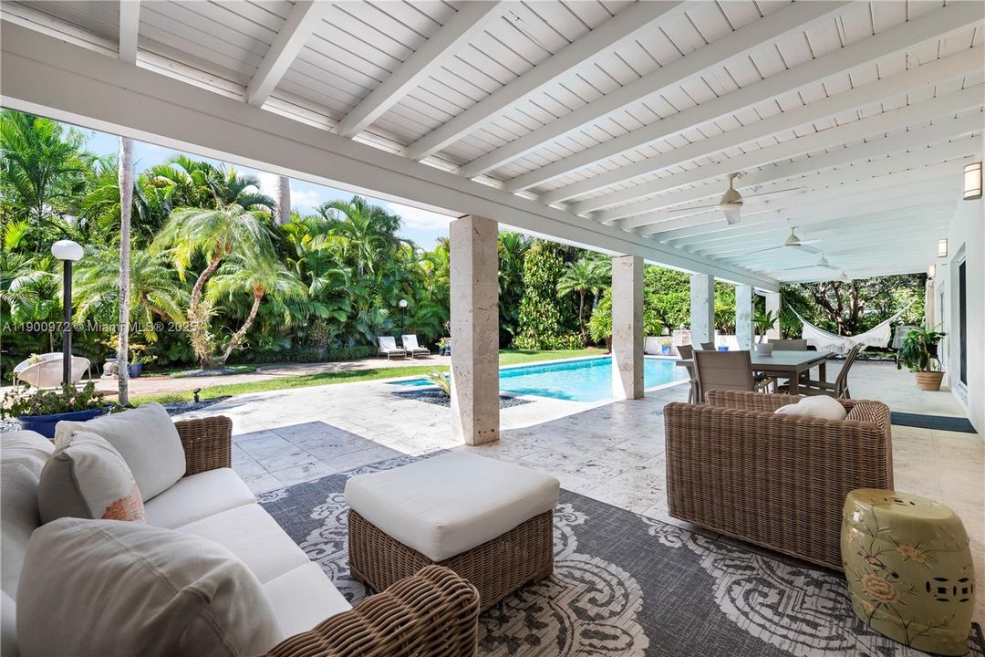 待售: $2,250,000 (5 贝兹, 4 浴室, 3246 平方英尺)