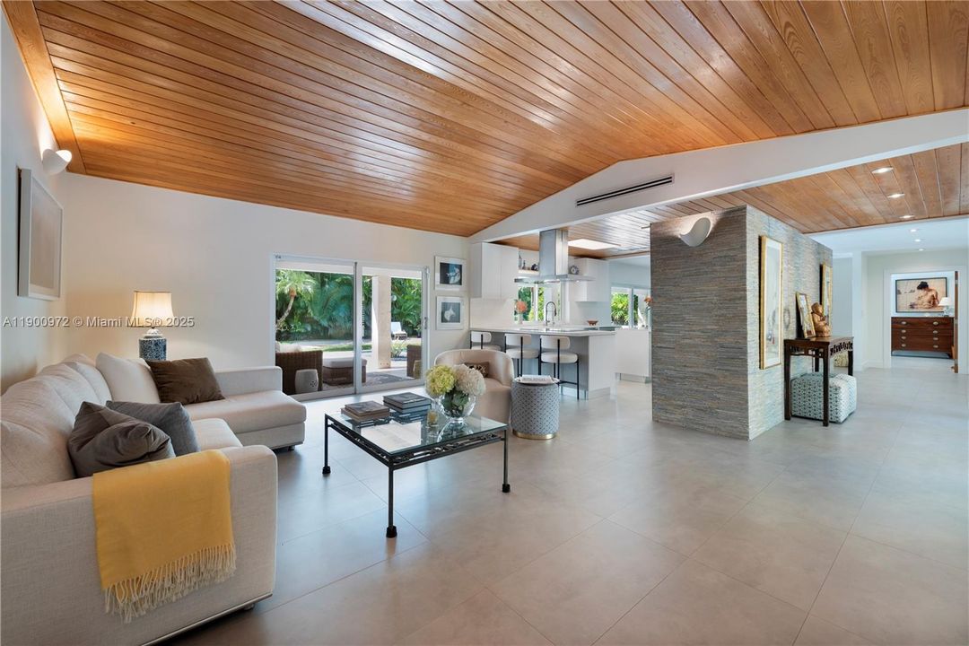 待售: $2,250,000 (5 贝兹, 4 浴室, 3246 平方英尺)