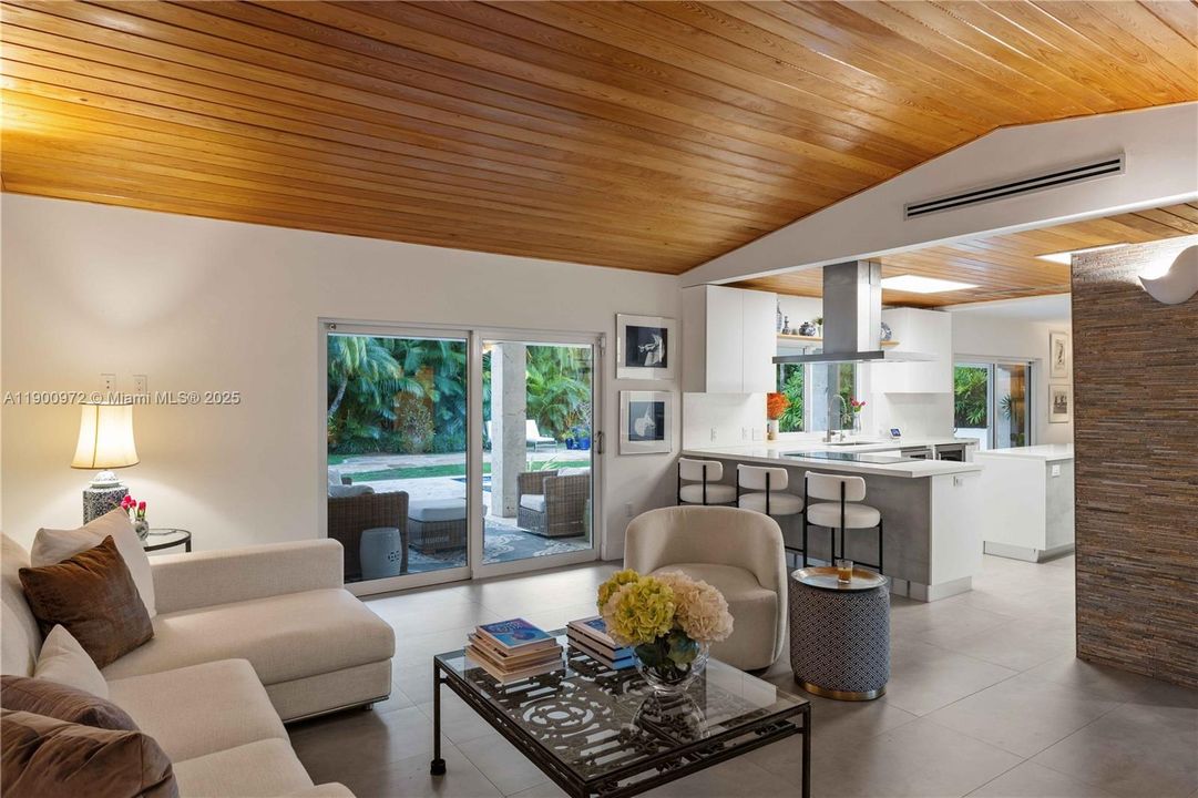 待售: $2,250,000 (5 贝兹, 4 浴室, 3246 平方英尺)