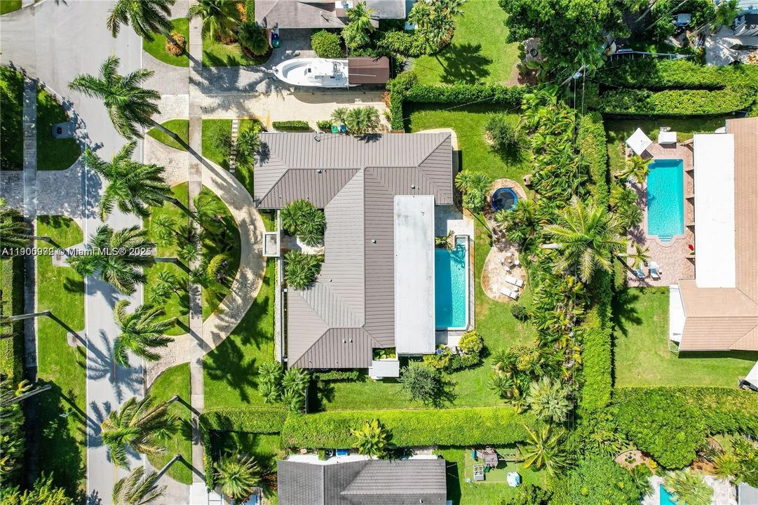 待售: $2,250,000 (5 贝兹, 4 浴室, 3246 平方英尺)