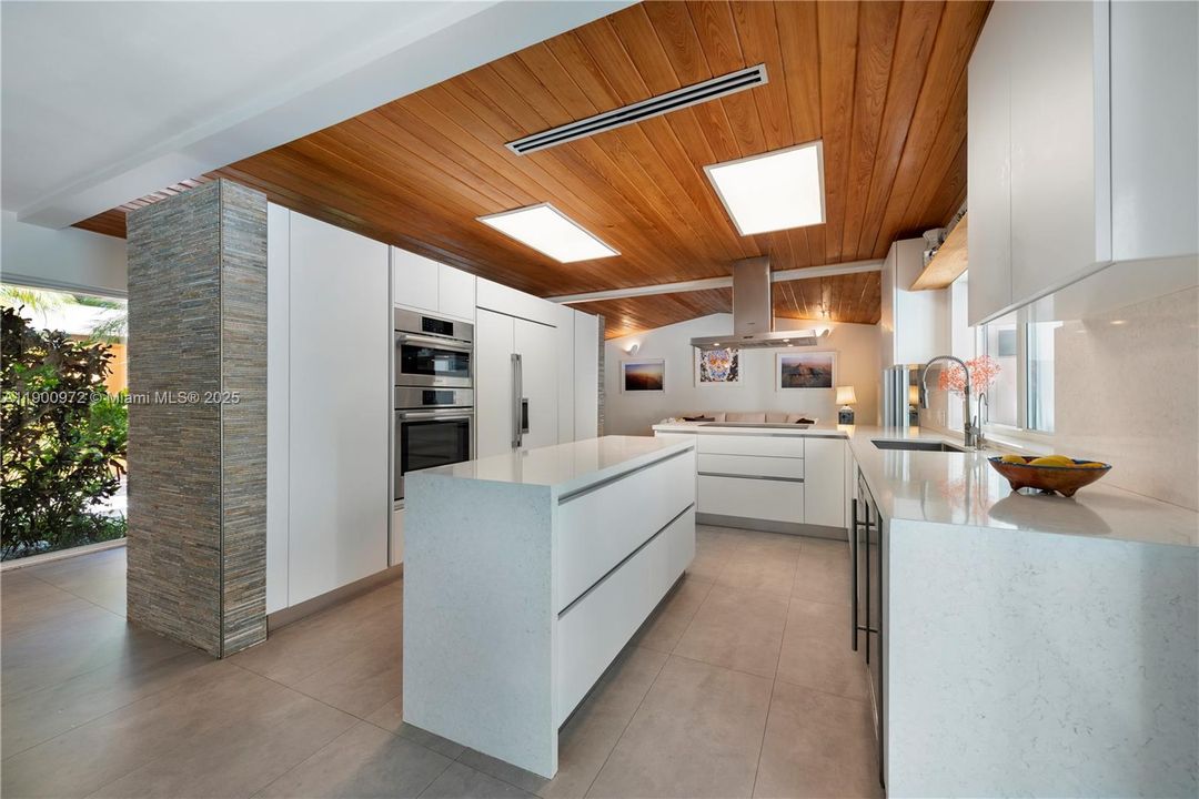 待售: $2,250,000 (5 贝兹, 4 浴室, 3246 平方英尺)