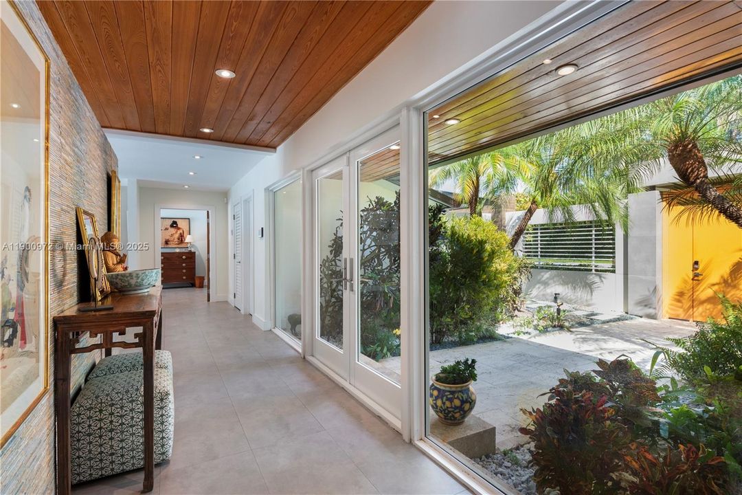 待售: $2,250,000 (5 贝兹, 4 浴室, 3246 平方英尺)